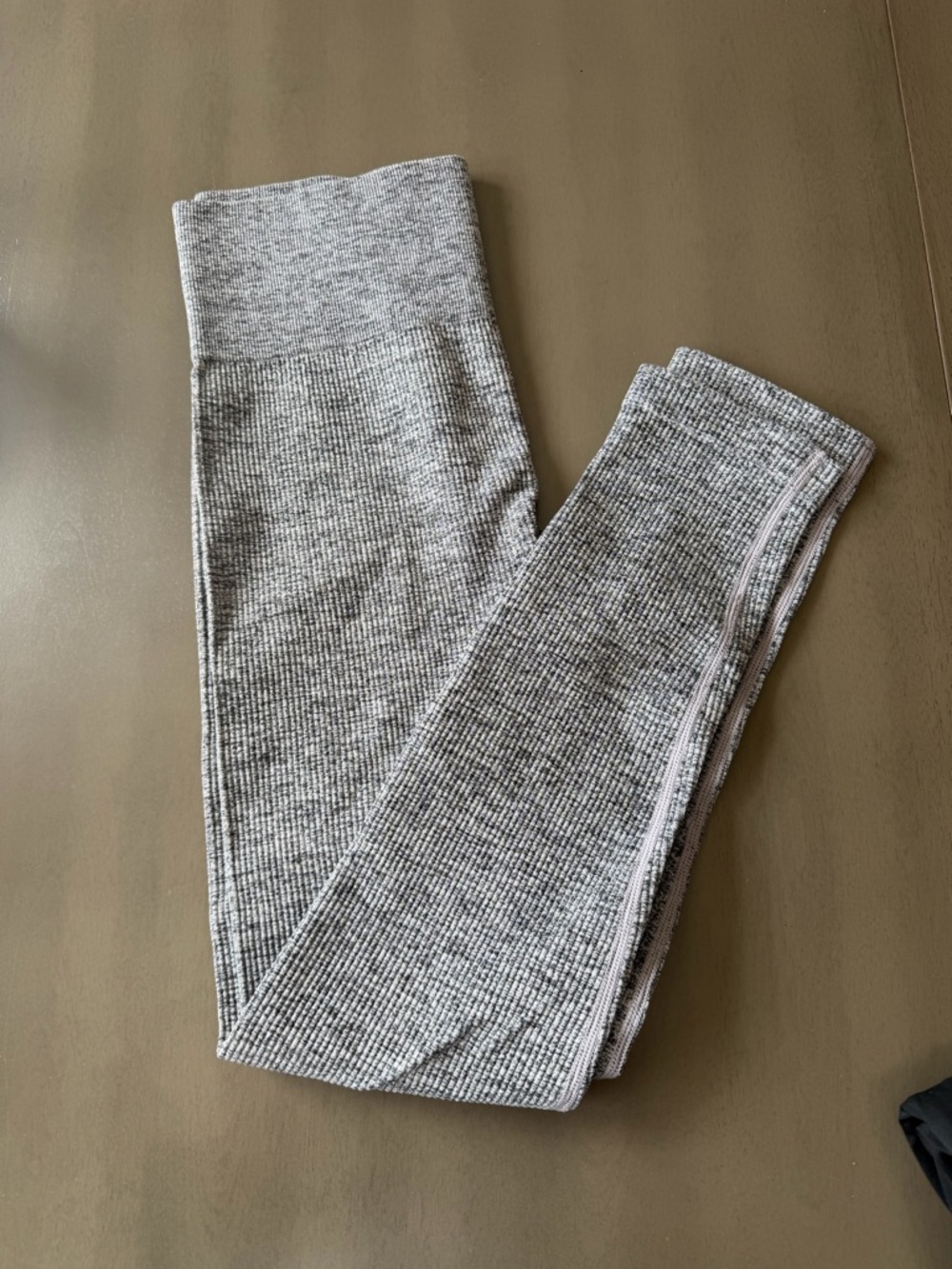 Colsie Ribbed Grey Knit Leggings